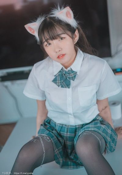 安琪拉翻白眼流眼泪流口水